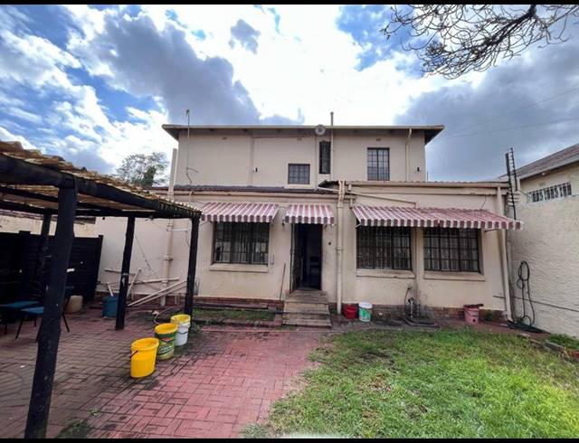 5 BEDROOM HOUSE FOR SALE IN KENSINGTON